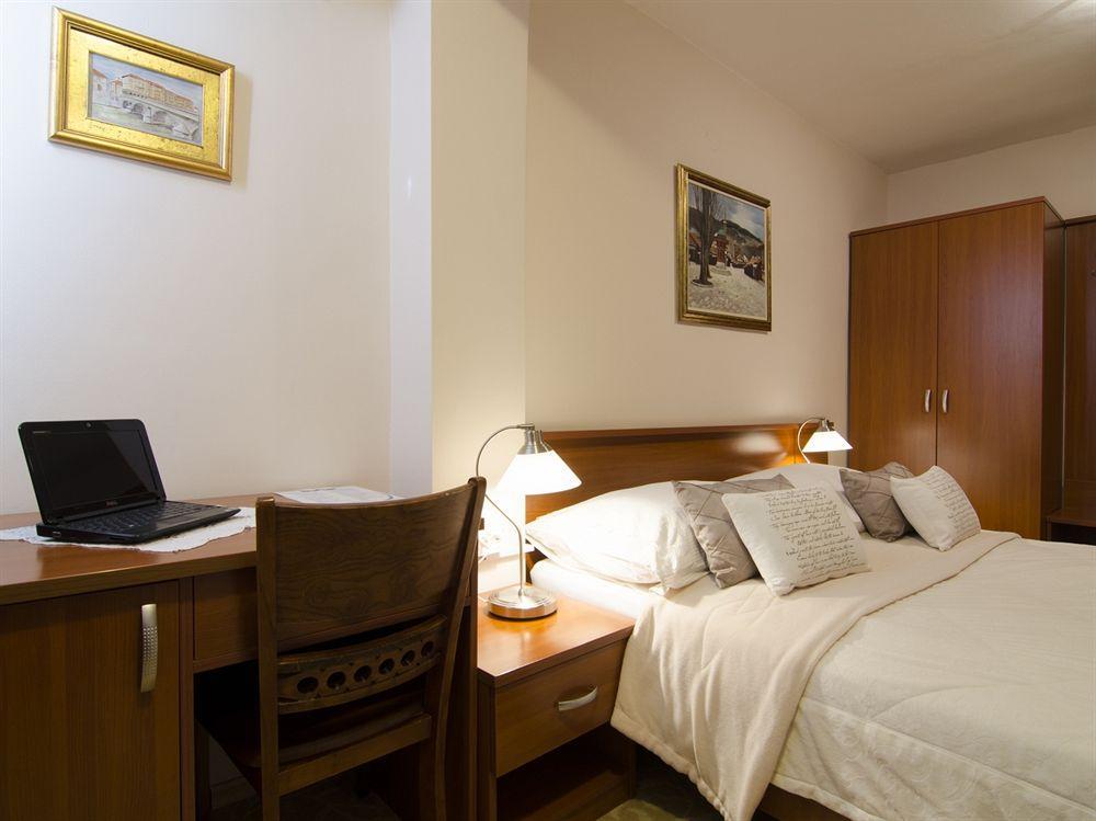 Hotel Villa Harmony - Free Parking Сараево Екстериор снимка
