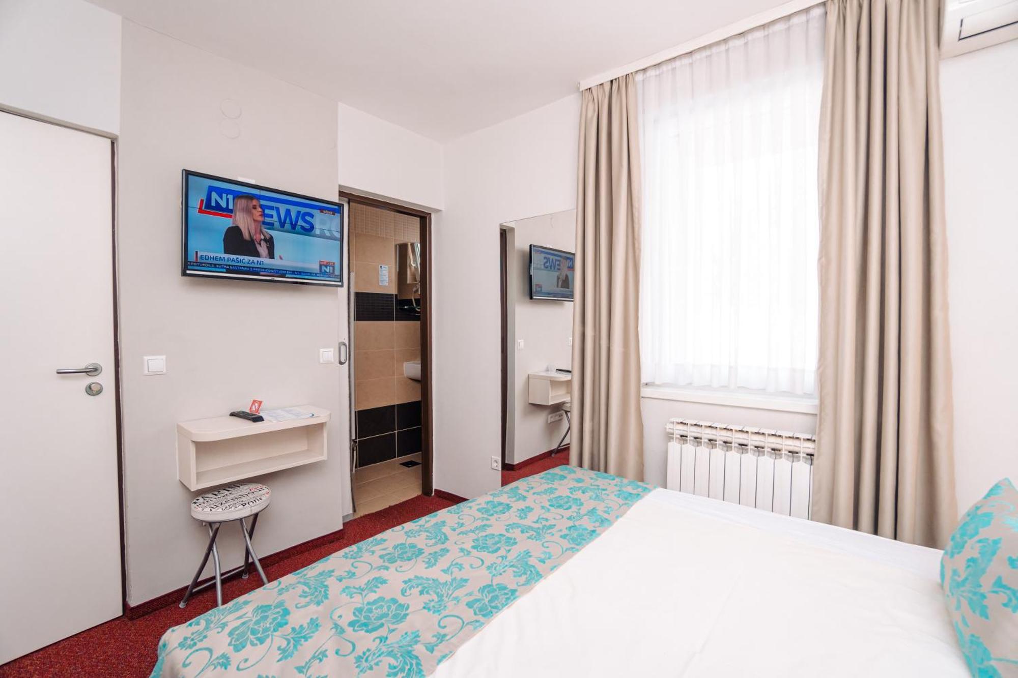 Hotel Villa Harmony - Free Parking Сараево Стая снимка