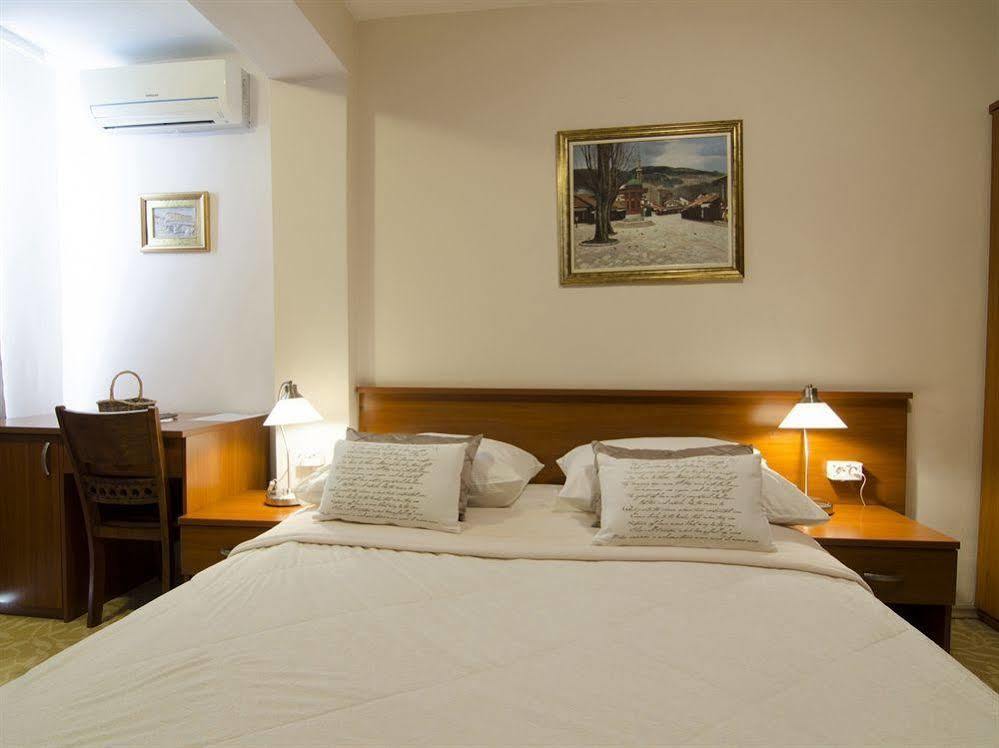 Hotel Villa Harmony - Free Parking Сараево Екстериор снимка